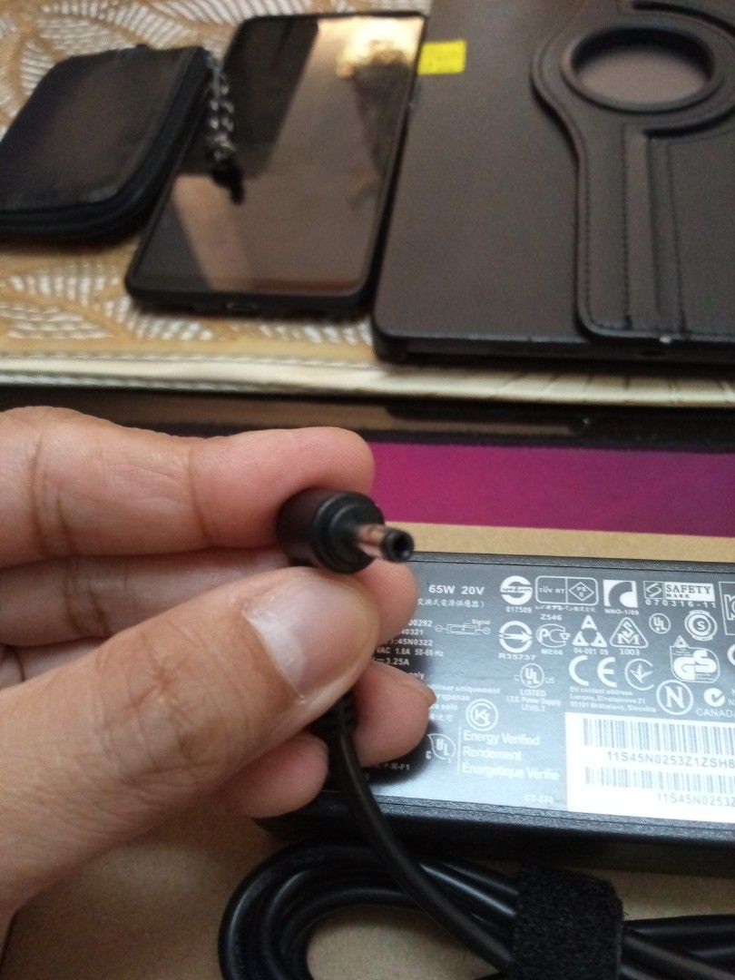Lenovo Laptop Charger 45 watts 65 watts (Category: Laptops & Notebooks) located in Mandaluyong City. Submitted by richardolshoppe (Listing ID 1373343460, Image 2). Description: 45 watts and 65 watts available.