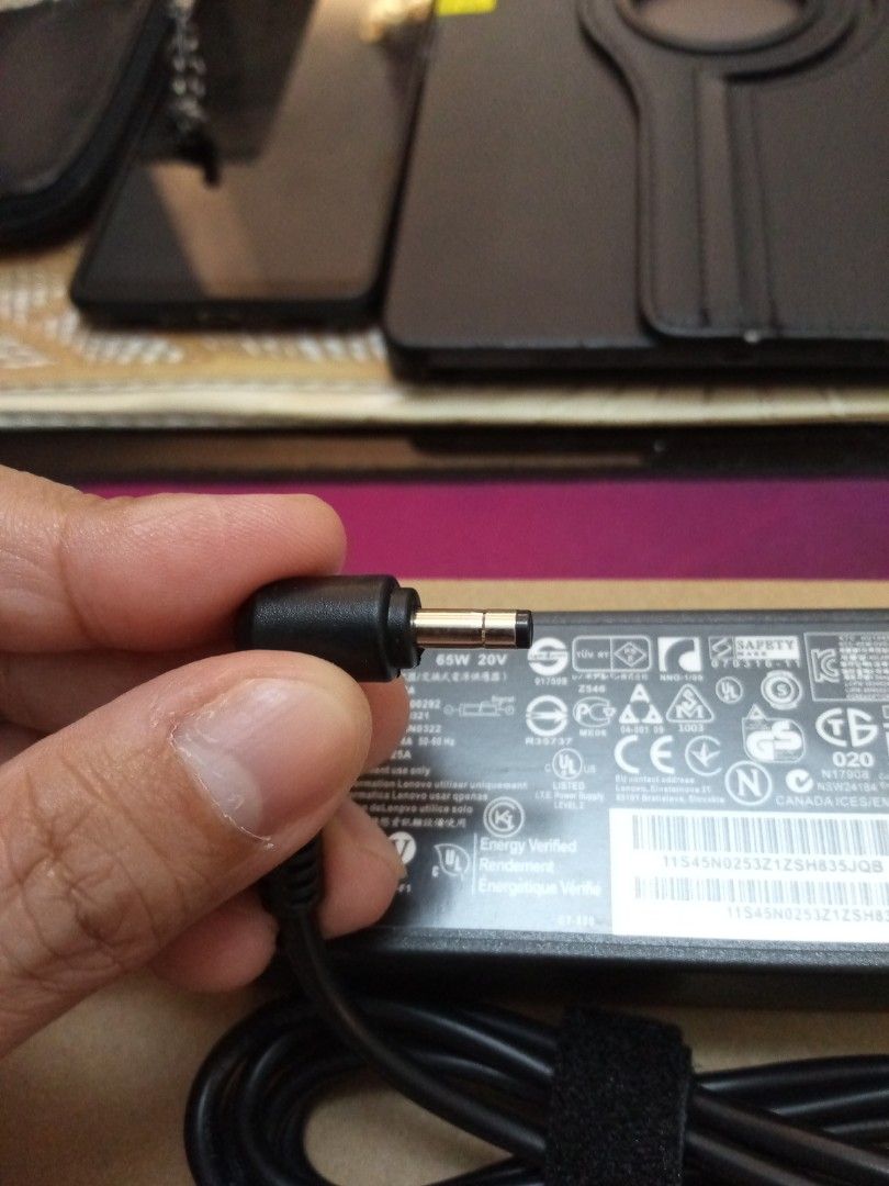Lenovo Laptop Charger 45 watts 65 watts (Category: Laptops & Notebooks) located in Mandaluyong City. Submitted by richardolshoppe (Listing ID 1373343460, Image 1). Description: 45 watts and 65 watts available.