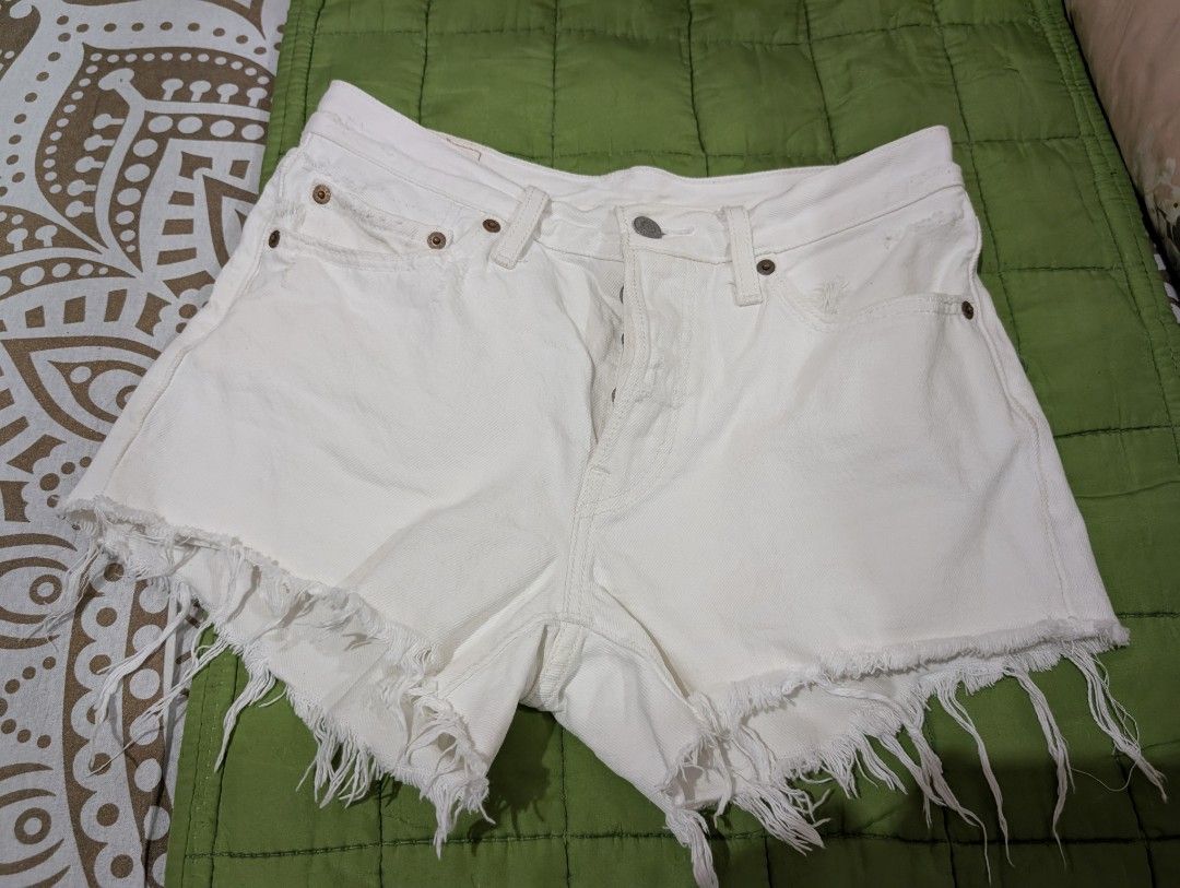 Levi's demin Short original (Category: Shorts) located in Imus. Submitted by kmoort (Listing ID 1373256573, Image 1). Description: med waist 28 inches side length 10.5 inches back length aprox 13 to inches complete with all the wash tags and all very legit nice and clean no photo when worn color may vary due to light condition price can be negotiable as long as it's reasonable shipping not included.