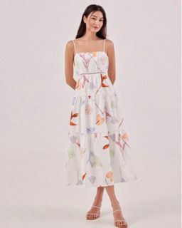 (Category: ) located in . Submitted by dearestcloset (Listing ID 1373379476, Image 1). Description: .