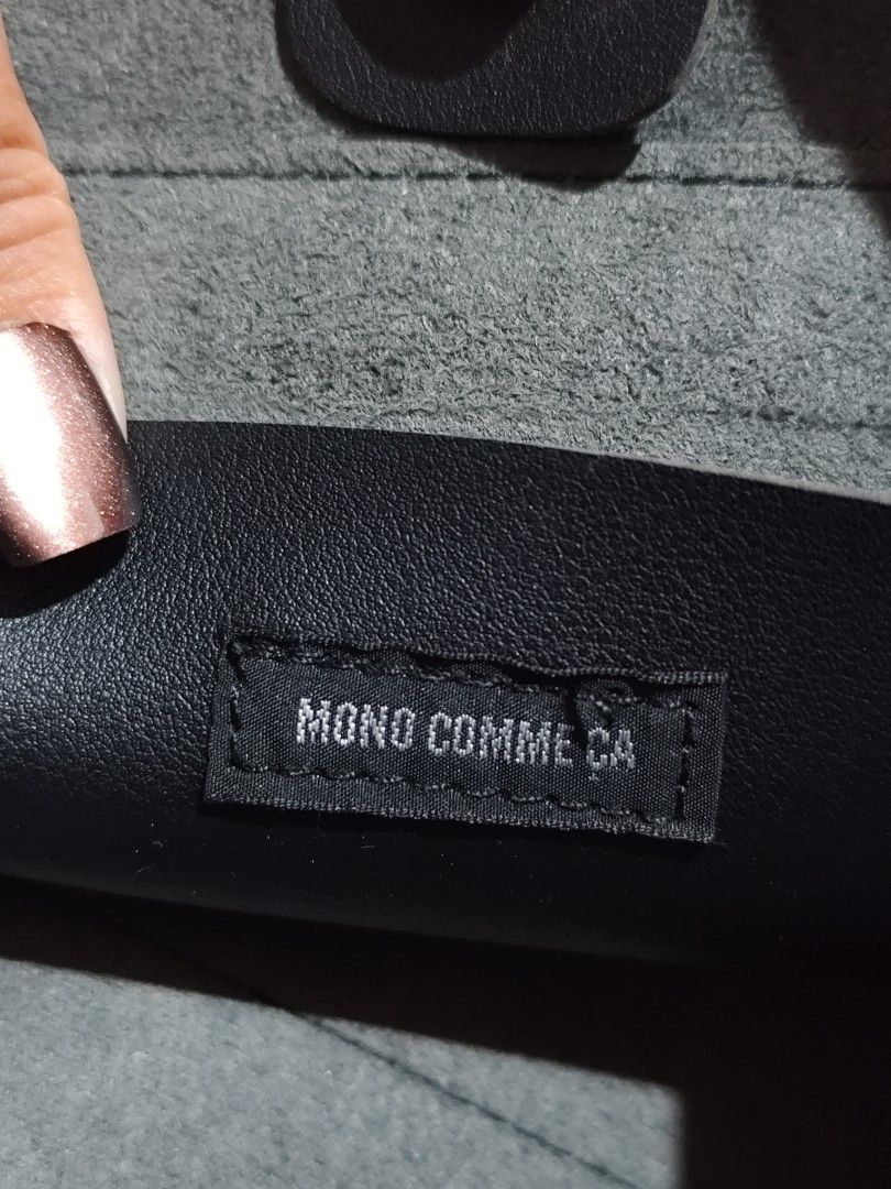 Mono Comme Ca Wooden Handle Bag (Category: Tote Bags) located in Manila. Submitted by MissPanda (Listing ID 1373245469, Image 1). Description: Bag from Japan Price and Details on each Photo. 🫶 LOC: Tondo, Manila MOP: Gcash / Maya / Bank Transfer TYIA! 🫶🫶🫶🫶.