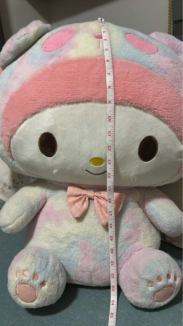 My Melody Giant Stuff Toy (Category: Plushies & Soft Toys) located in Cavite. Submitted by astjo (Listing ID 1373344506, Image 2). Description: Pre loved pero malinis at mukha pang bago. Nakapatong lang sa bed as decoration. 24 inches ang height. See photos to appreciate. :) Gcash Shipping c/o buyer.