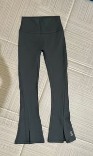(Kategori: ) berada di . Dikirim oleh declutterbywen (ID iklan 1373372410, Gambar 1). Deskripsi: .