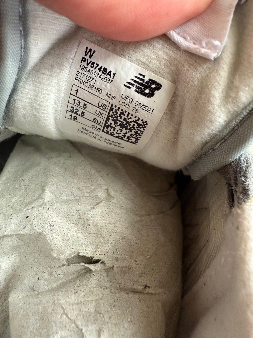 由 wuwo5 (刊登 ID 1373274937，圖片 2) 提交，位於 台南市 (Tainan) 的 ［降價！］New Balance 574全新童鞋 (類別：嬰兒及兒童流行時尚)，說明：全新NB童鞋✨運動用品店購入正品 僅試穿小孩不捧場故售出 19cm 。
