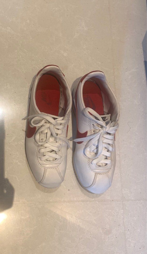 Nike Cortez (Category: Sneakers) located in Singapore. Submitted by bloxcraft (Listing ID 1373305280, Image 2). Description: wore it a few times no box .