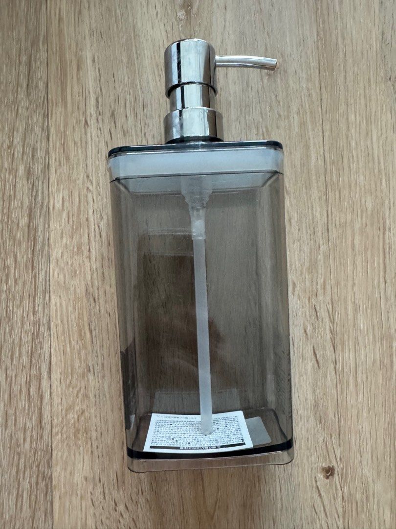 Nitori Soap Dispenser 550 ml (Category: Bath) located in Quezon City. Submitted by chanhr (Listing ID 1373238424, Image 1). Description: Nitori Soap dispenser 500 ml Translucent Gray Original price is ₱399.00.