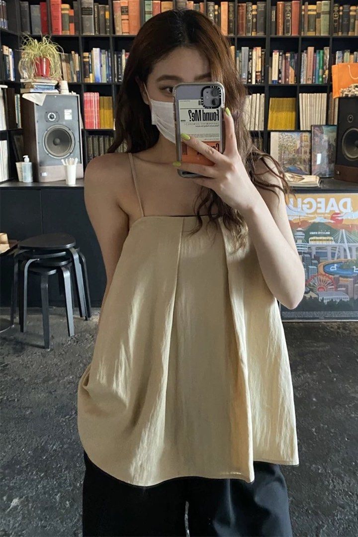 Offshoulder (Category: Sleeveless) located in Kuala Lumpur. Submitted by sherlyntey (Listing ID 1373346575, Image 1). Description: .