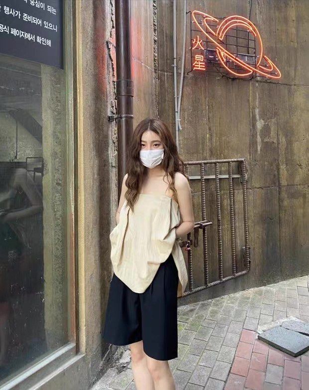 Offshoulder (Category: Sleeveless) located in Kuala Lumpur. Submitted by sherlyntey (Listing ID 1373346575, Image 2). Description: .