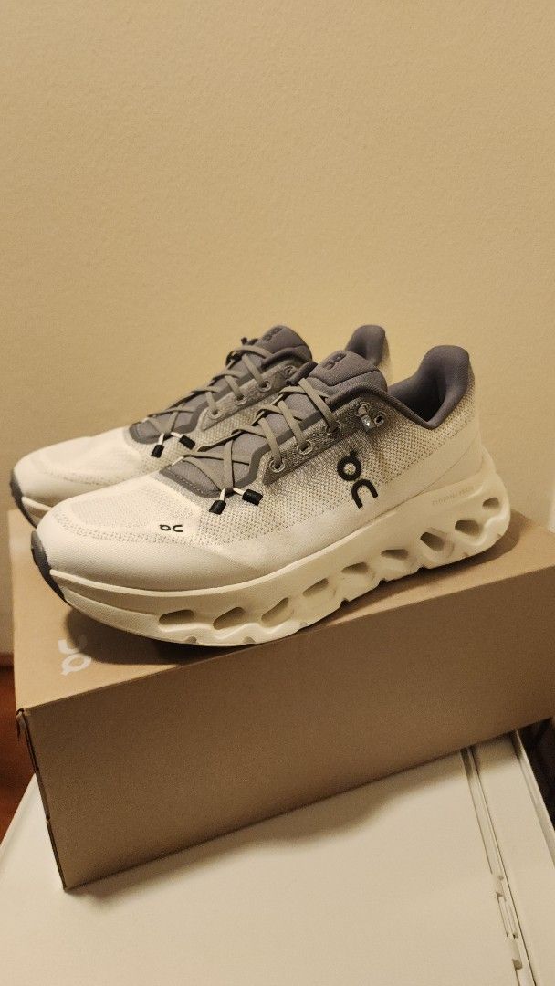 On Cloud Tilt Rock/Ivory (Category: Casual Shoes) located in Taguig. Submitted by jayricafort (Listing ID 1373368755, Image 1). Description: Brand New On Cloud Tilt Rock/Ivory. Size 7.5 US.