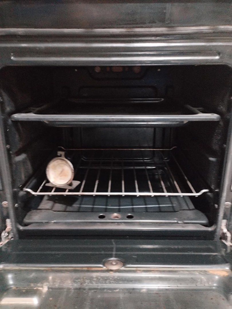 OVEN BAKE APPLIANCE (Category: Ovens & Toasters) located in Marikina City. Submitted by candyshop712 (Listing ID 1373365393, Image 3). Description: For Sale: Elba Gas Range with Oven • 4-burner gas stove • Oven bake function fully operational • In very good condition • Reason for selling: Upgrading to a new unit GAS TANK NOT INCLUDED PO 📍 Broadway Pines, Brgy. Mayamot, Antipolo City 📞 09165118973 P5K @topfans #highlight #highlightseveryone #ove