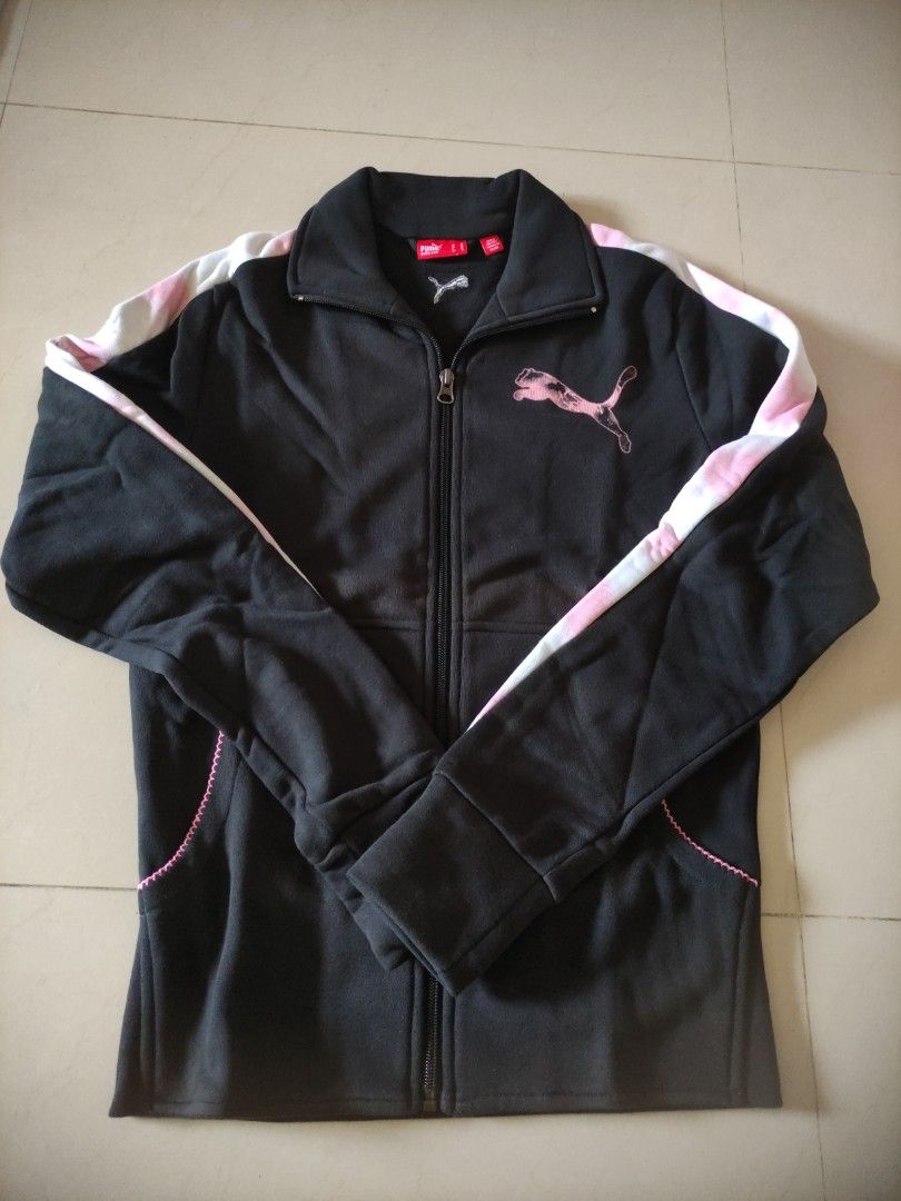 Puma Jacket (Category: Babies & Kids Fashion) located in Singapore. Submitted by youmechung (Listing ID 1373283742, Image 1). Description: Size US Small Deal at 730532 or Woodlands South MRT15.