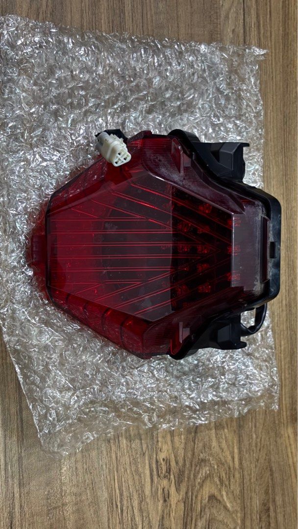R25 V2 Tail Lamp / Tail Light Original Yamaha, Motorbikes on Carousell