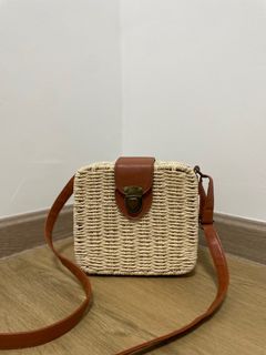 (Category: ) located in . Submitted by thrift.n.treasure (Listing ID 1373307756, Image 1). Description: .