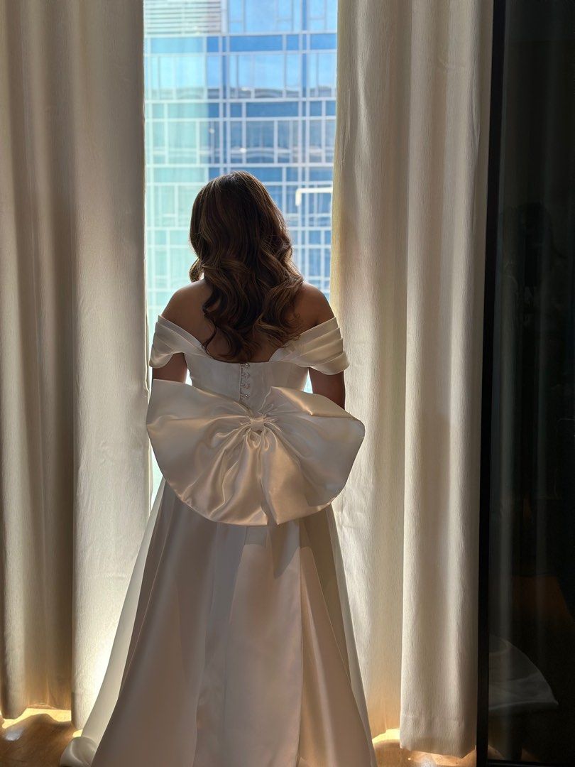 ROSA CLARA WEDDING GOWN (Category: Evening dresses & gowns) located in Manila. Submitted by DocDenP (Listing ID 1373240772, Image 3). Description: Selling my Simba Rosa Clará Philippines Wedding Gown RFS: served its purpose ✨ • Fits Medium frame, dry-cleaned & vacuum-sealed • Bought & worn last May 20, 2025 • Includes: Wedding essentials from Rosa Clara (all bnew ) and Brandnew veil from Rosa Clara • Location: Lipa Batangas/ Manila Area (i can pe