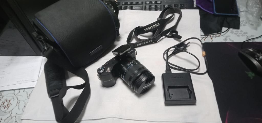 Samsung DSLR Camera (Category: Cameras) located in Antipolo. Submitted by akosimela (Listing ID 1353019014, Image 2). Description: For Sale DSLR Camera Read carefully ! (Ugaliin magbasa bago magtanong). Samsung NX210 Mirrorless Digital Camera (Black) Second-hand,/Preloved, minimal flaws but doesn't affect the performance as camera.SD CARD NOT INCLUDED. Lady owner RFS: Need cash OPEN TO NEGO FOR SURE BUYERS Camera specifications: 20.3 Mp Image Cap