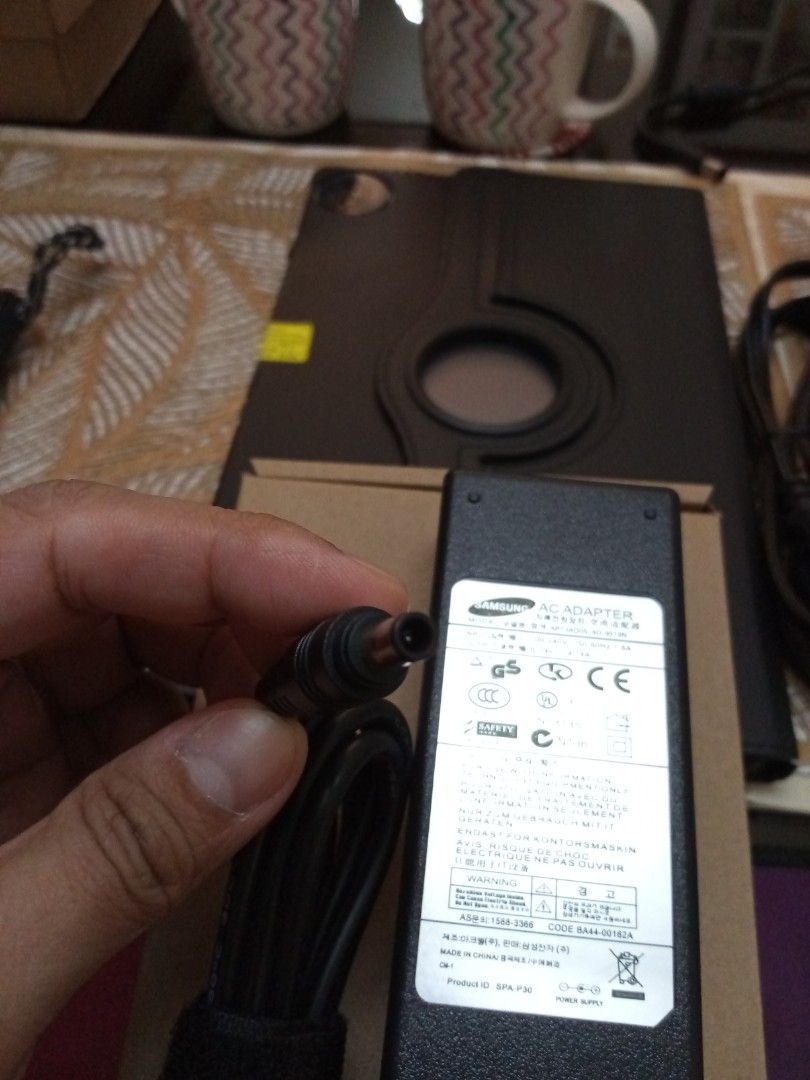 Samsung Laptop charger (Category: Laptops & Notebooks) located in Mandaluyong City. Submitted by richardolshoppe (Listing ID 1373344912, Image 2). Description: 60 watts and 65 watts available.