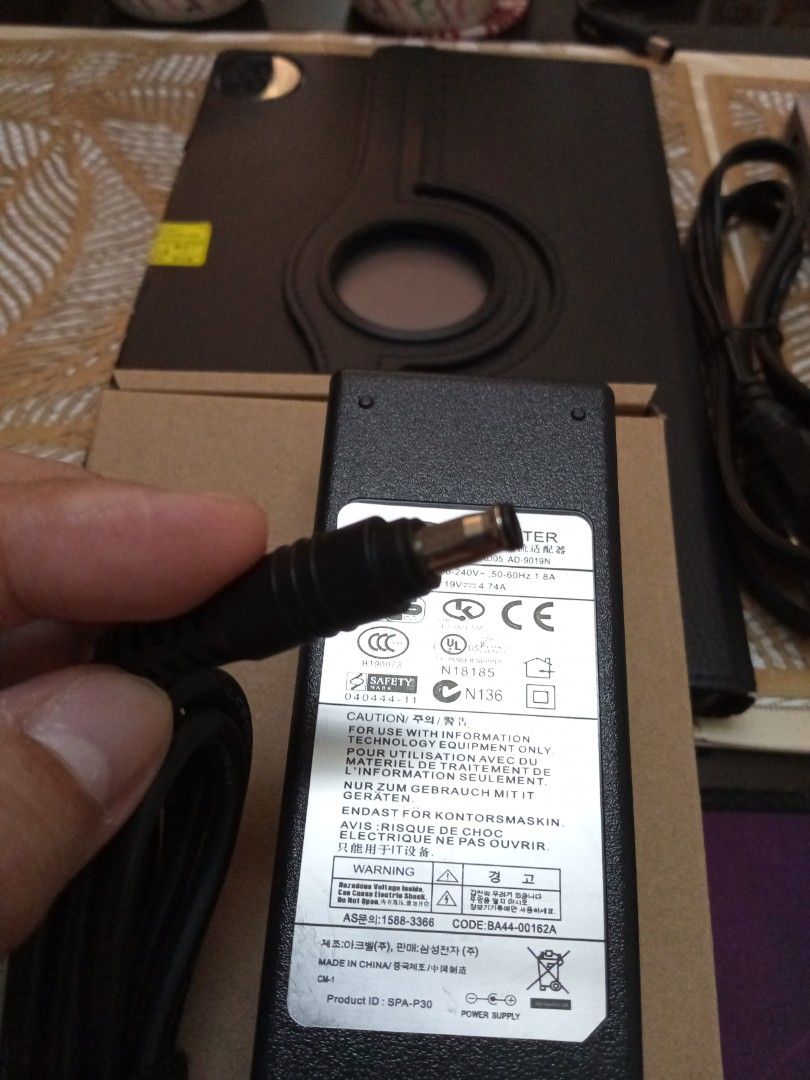 Samsung Laptop charger (Category: Laptops & Notebooks) located in Mandaluyong City. Submitted by richardolshoppe (Listing ID 1373344912, Image 1). Description: 60 watts and 65 watts available.