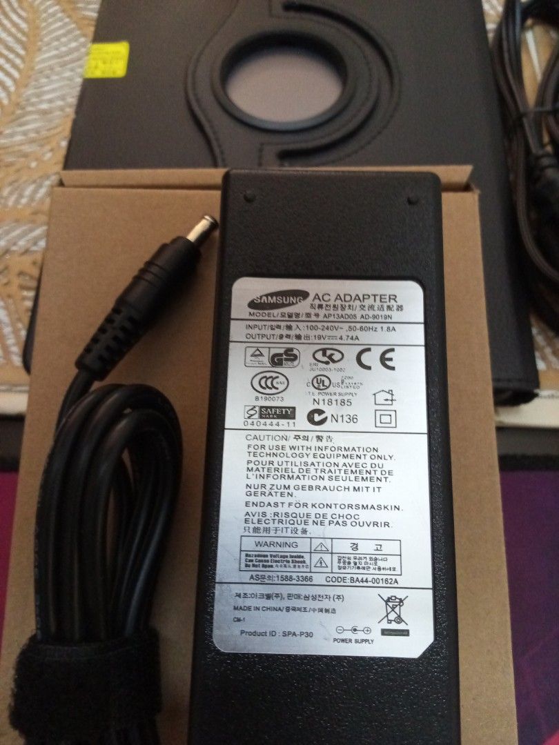 Samsung Laptop charger (Category: Laptops & Notebooks) located in Mandaluyong City. Submitted by richardolshoppe (Listing ID 1373344912, Image 3). Description: 60 watts and 65 watts available.