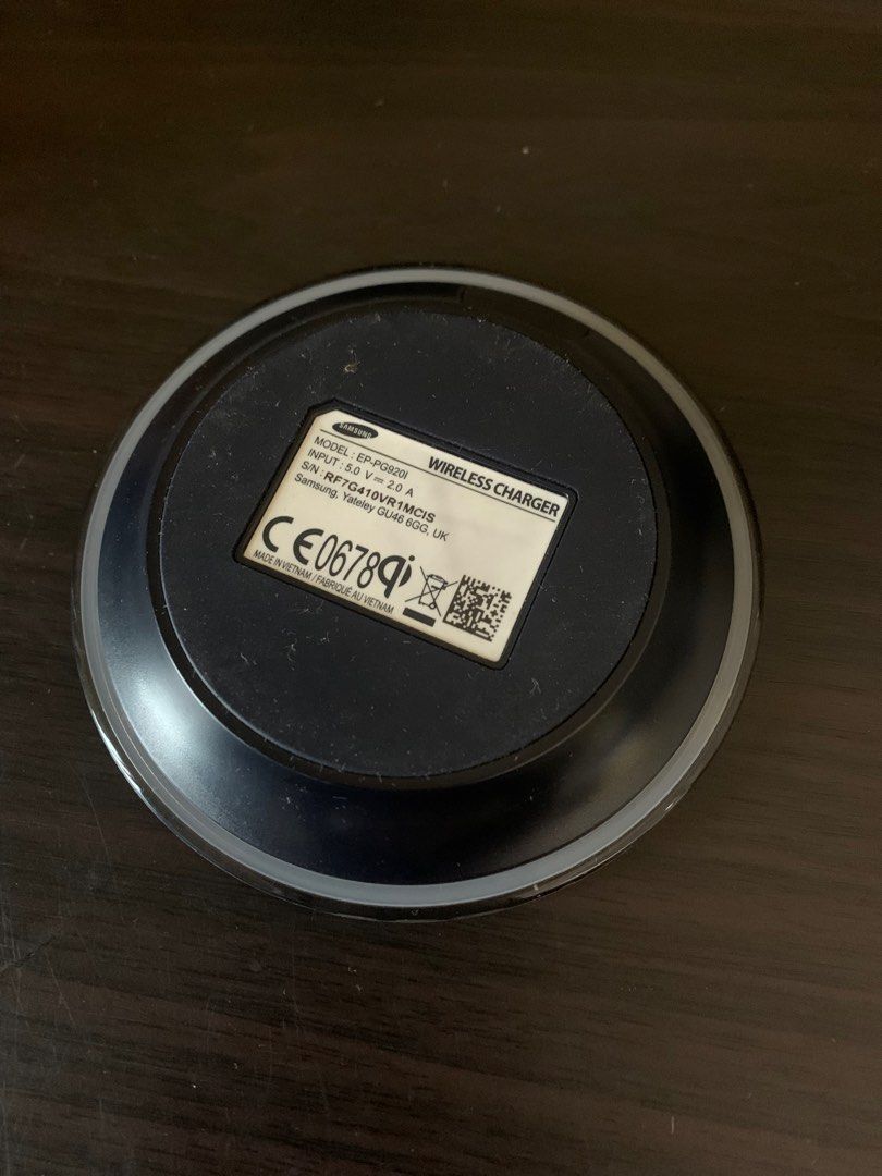 Samsung Wireless Charger (Category: Chargers & Cables) located in Quezon City. Submitted by echojao (Listing ID 1373308951, Image 2). Description: Bought in the Samsung store in SM at the same time i bought my samsung s8. Works! Tried it on iphone xr and it works. Tho didn’t really work with my huawei phone. Selling just the unit. No micro wire included. MOP: Delivery only. Lalamove or grab. MOD: COD, Maya, Gcash ‼️No returns and refunds policy‼️