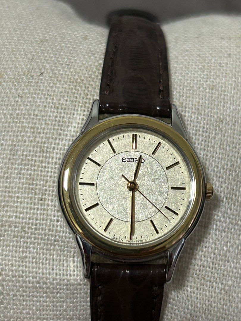 Seiko Quartz Ladies Watch (Category: Women's Watches) located in Singapore. Submitted by chala01_mk (Listing ID 1373330102, Image 1). Description: Bought this watch in September 2024 at Osaka. Used only once. Due to old age, I am unable to see the time clearly..