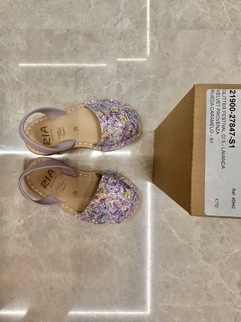 RIA kids sandals Shoes (Category: Babies & Kids Fashion) located in Singapore. Submitted by toytoy.lego (Listing ID 1373350186, Image 3). Description: Wore once only. In excellent condition. Size 29 , for little girl. Collect at Eunos Paid $119. Letting go at $45.