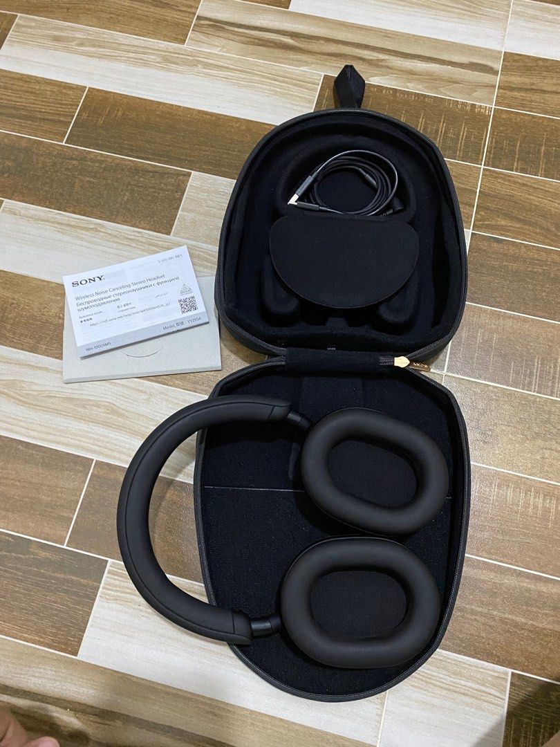 Sony WH-1000XM5 (Category: Headphones & Headsets) located in Valenzuela. Submitted by marierenne (Listing ID 1373246601, Image 2). Description: Sony Wireless Noise Cancelling Stereo Headset Model: WH-1000XM5 Complete with box and case Great quality sound and noise cancelling feature. Suits oily skinned like me, madaling linisin RFS: Exams done and need funds.