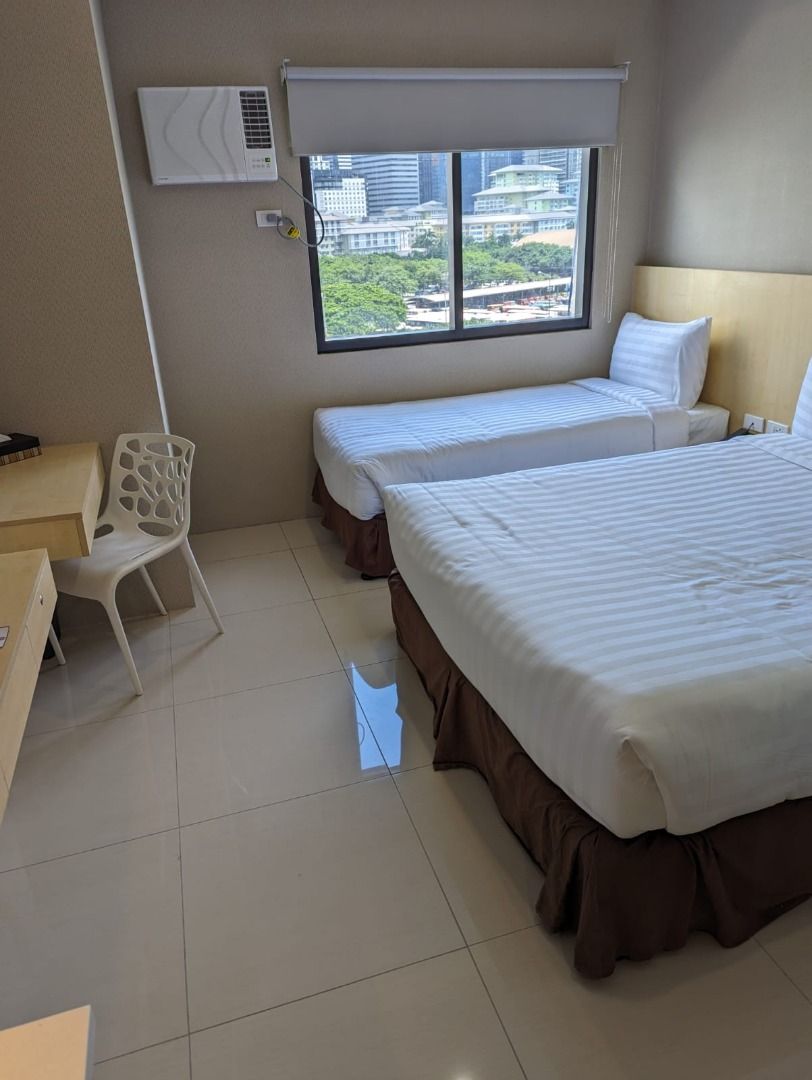 Studio Unit for Sale (Category: Apartments & Condos) located in Makati City. Submitted by santosmarialourdes (Listing ID 1373308634, Image 3). Description: Studio Unit for Sale at Hotel 101 BGC 21 sqm. Furnished Good investment. With monthly profit sharing Very good location, near SM Aura, Market Market and Serendra Price: 5,000,000.00 .