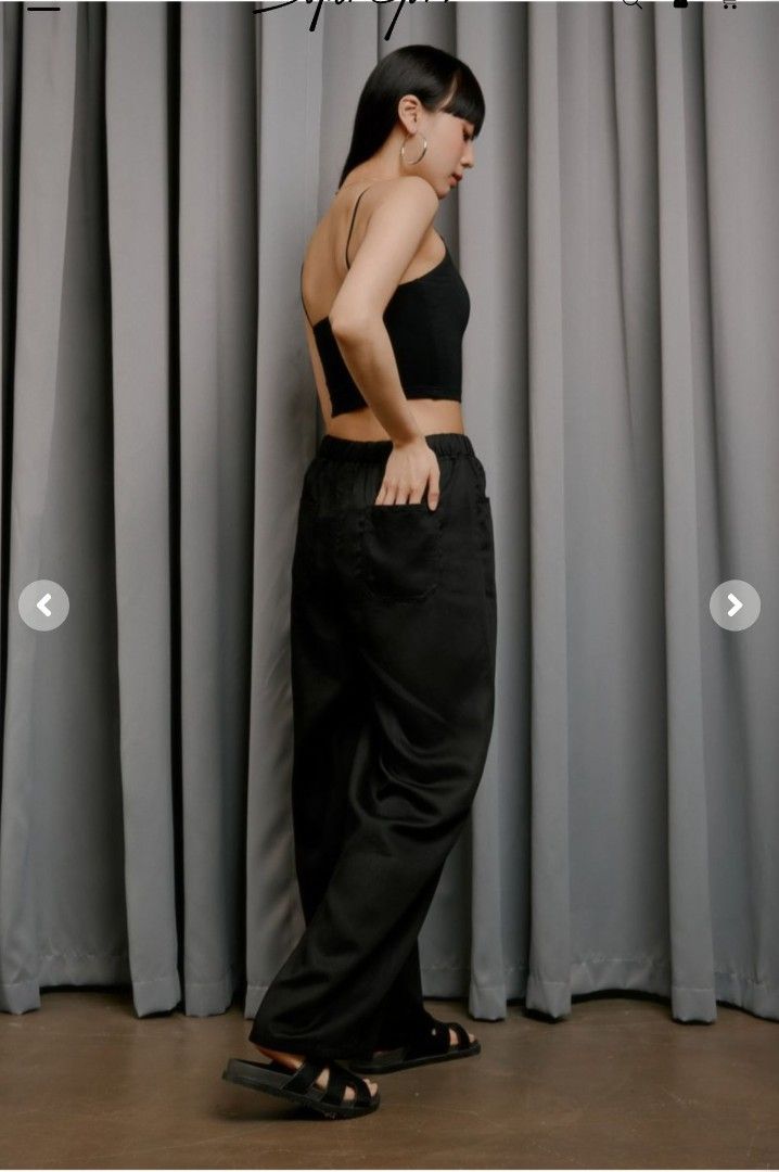 Supergurl TROY TENCEL DENIM PANTS (BLACK) (Category: Jeans & Leggings) located in Singapore. Submitted by pinkle (Listing ID 1373293256, Image 2). Description: Worn once....