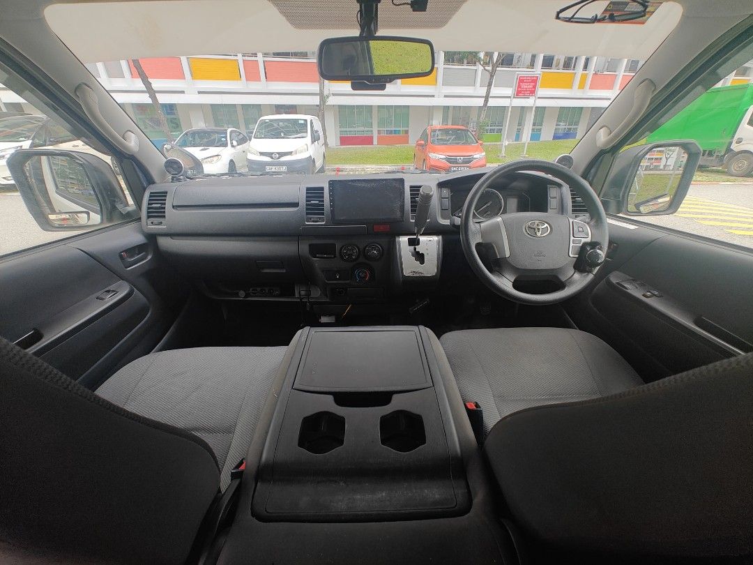 Toyota Hiace AUTO with REAR AIRCON. LOW DEPOSIT62886405447554114