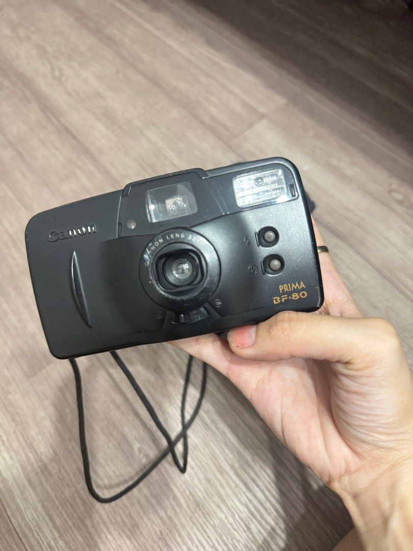 Vintage Canon Film Camera (Category: Cameras) located in Manila. Submitted by angela.gg (Listing ID 1373357631, Image 2). Description: - we have no film to test it - vintage camera, was taken care of but stucked so idk if working - buy at your own risk.