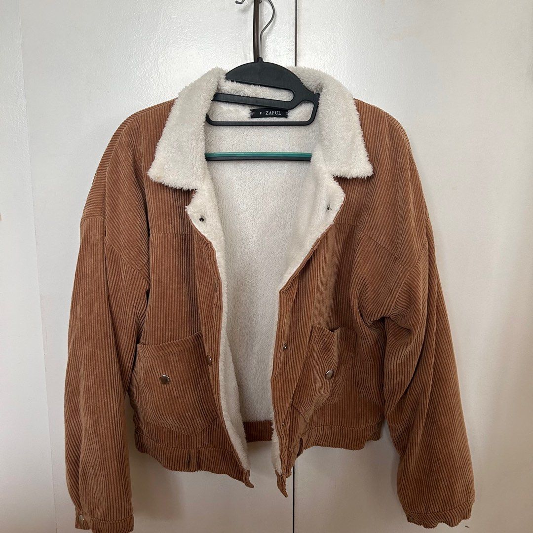 Zaful Corduroy Sherpa Lined Button-up Jacket (Category: Coats, Jackets and Outerwear) located in Cavite. Submitted by kydeclutter (Listing ID 1373333782, Image 1). Description: - Worn only twice - Minimal flaw inside but not noticeable - Superb quality and so comfy to wear - RFS: No longer my style.