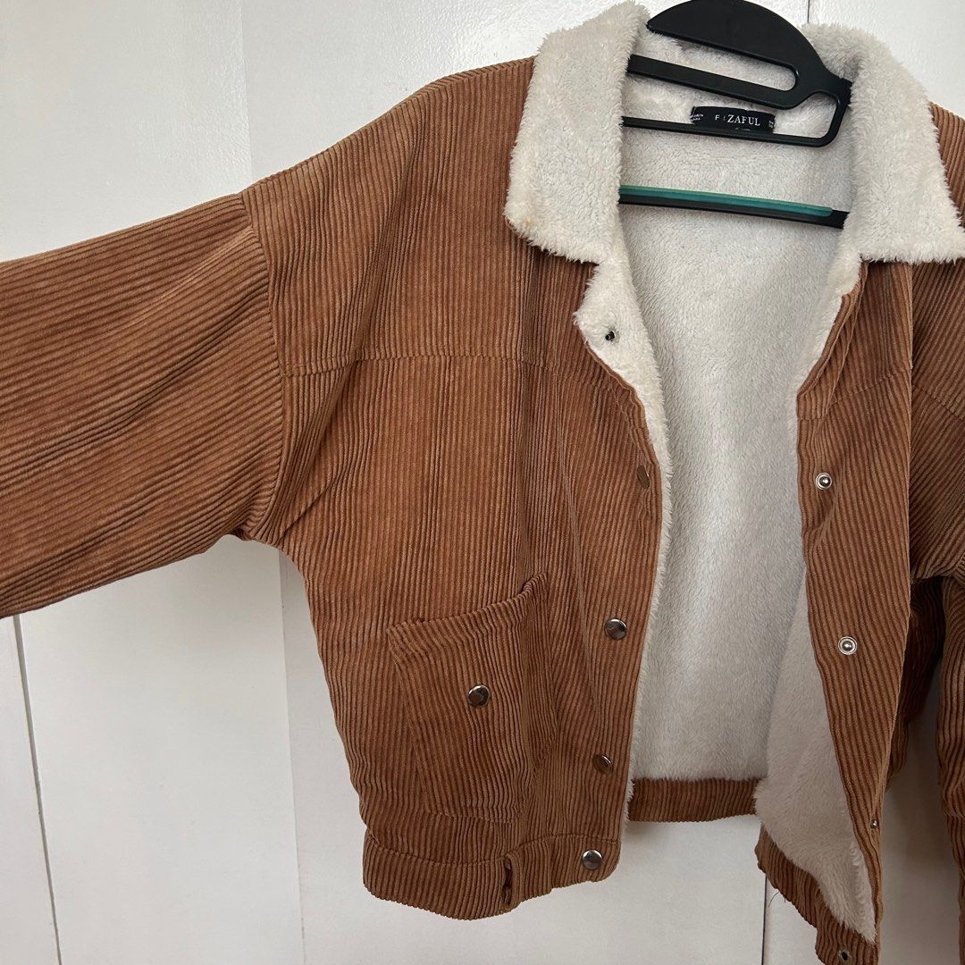 Zaful Corduroy Sherpa Lined Button-up Jacket (Category: Coats, Jackets and Outerwear) located in Cavite. Submitted by kydeclutter (Listing ID 1373333782, Image 3). Description: - Worn only twice - Minimal flaw inside but not noticeable - Superb quality and so comfy to wear - RFS: No longer my style.