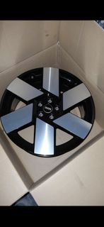 (Category: ) located in . Submitted by ls.tyres (Listing ID 1369568355, Image 1). Description: .