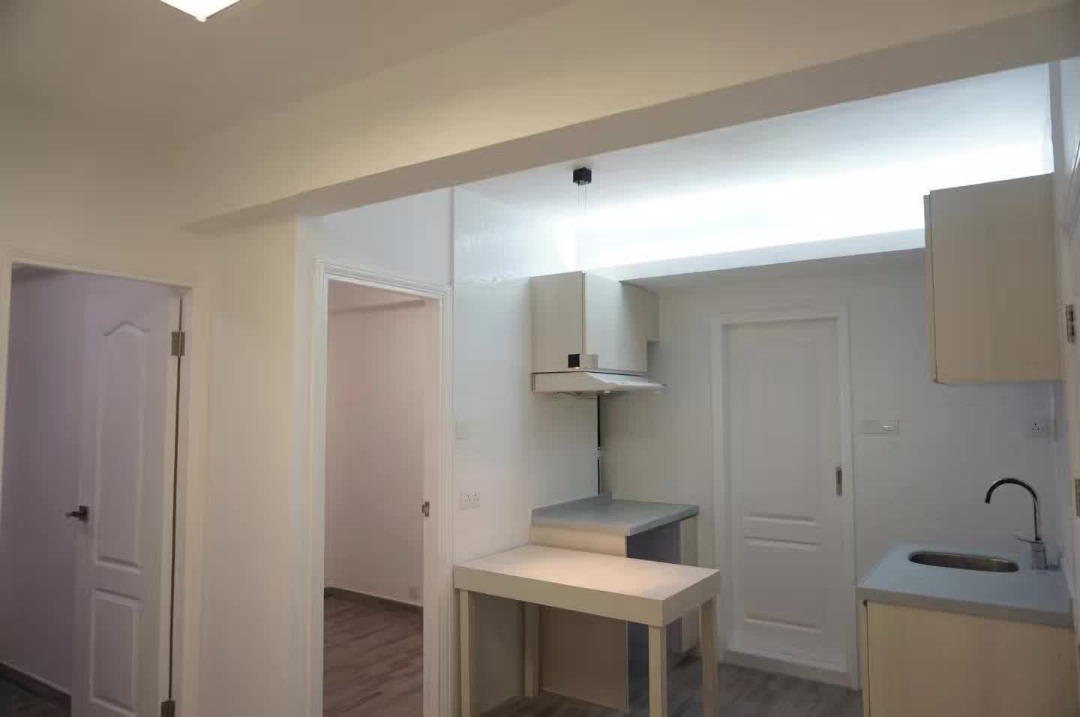 No commission, rare gem, well-decorated unit with rental agreement at $9,500 including rooftop, very close to West Rail Station and bus terminal63438252261378111