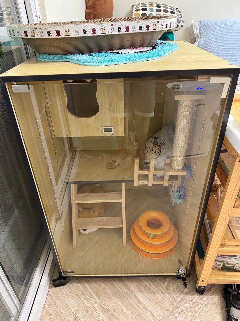 由 iopia2005 (刊登 ID 1373531188，圖片 1) 提交，位於 台北市 (Taipei) 的 貓屋 (類別：寵物及其他)，說明：60長*60寬*90（高）。需自取,不含屋內裝飾物品。 靠近大湖公園捷運站。