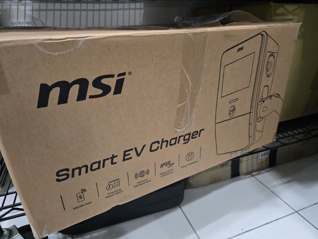 由 haohsunhu (刊登 ID 1373483853，圖片 3) 提交，位於 台北市 (Taipei) 的 全新*微星充電樁 EV Life 便宜賣：7kW充電功率，J1772規格適用主流電動車 (類別：汽機車零配件)，說明：全新品 全新品 MSI EV LIFE 智慧充電樁完整盒裝 抽獎抽中用不到 便宜出售給有需要的車友們 市價21000 這裡只要 18990 省下的錢還可以去買別的配件 開電動車就是要省上加省 商品是7kW功率 槍頭為J1772規格 適用台灣主流品牌電動車 全新品 敬請安心購買 *大件貴重商品，又是精密儀器，會使用貨運宅配到府，運費我負擔OK！。