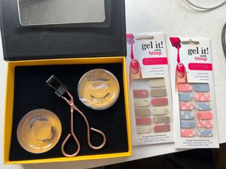 磁石貼假眼睫毛及指甲貼紙 Fake eyelash and nail stickers64219887817602110