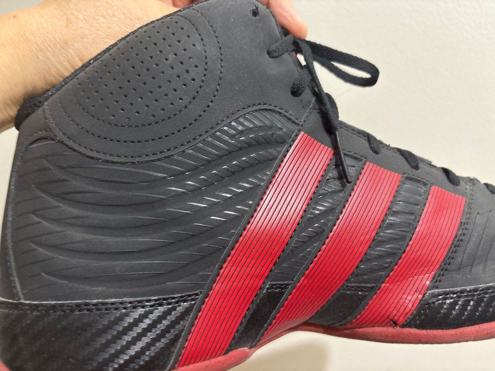 Adidas Basketball Shoes (Category: Sneakers) located in Taguig. Submitted by multiverse2 (Listing ID 1373445765, Image 3). Description: Adidas Basketball Shoes Has to be cleaned and minor flaws as shown on pics due to long time in storage But minimally used.