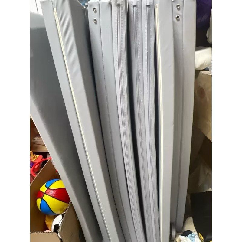 由 viv020 (刊登 ID 1373499962，圖片 1) 提交，位於 台中市 (Taichung) 的 韓國ALZiPmat多功能寶寶遊戲城堡升級組 (類別：兒童傢具 - 安全圍欄及安全鎖)，說明：使用一年半，需自行車載，無破損，使用率一年半多，久閑置品，小孩長大就沒在使用，轉給需要的人。在mono購物價格接近快兩萬，太久沒有資料可以參考。很抱歉。