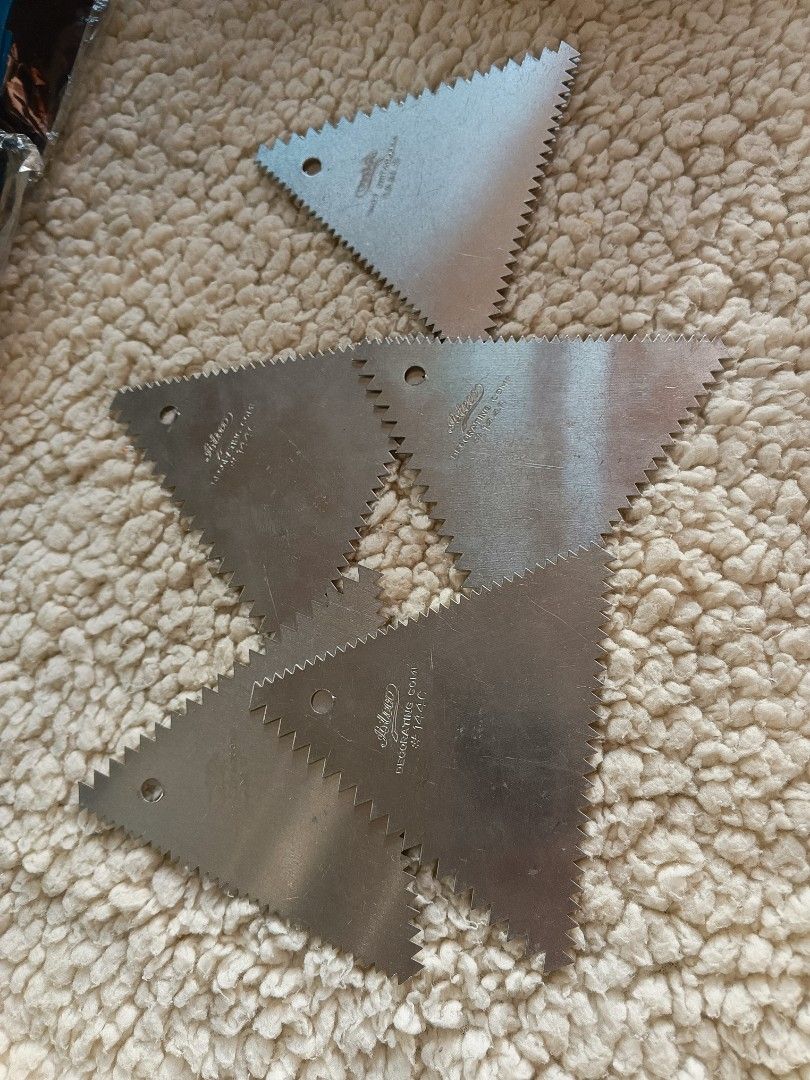 Ateco Decorative Comb Quality Stainless (Category: Bakeware) located in San Juan City. Submitted by cheapninja (Listing ID 1373517680, Image 1). Description: Ateco Decorative Comb Quality Stainless P100.