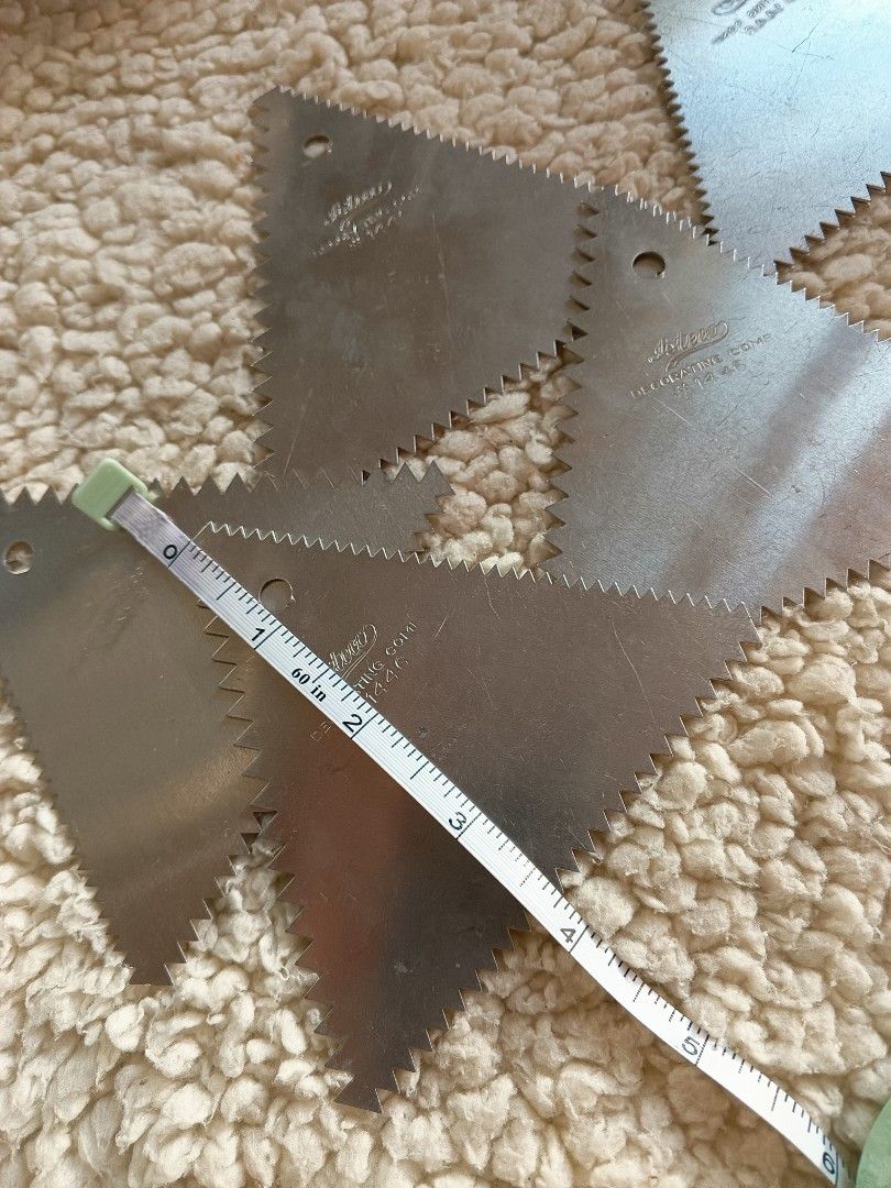 Ateco Decorative Comb Quality Stainless (Category: Bakeware) located in San Juan City. Submitted by cheapninja (Listing ID 1373517680, Image 2). Description: Ateco Decorative Comb Quality Stainless P100.