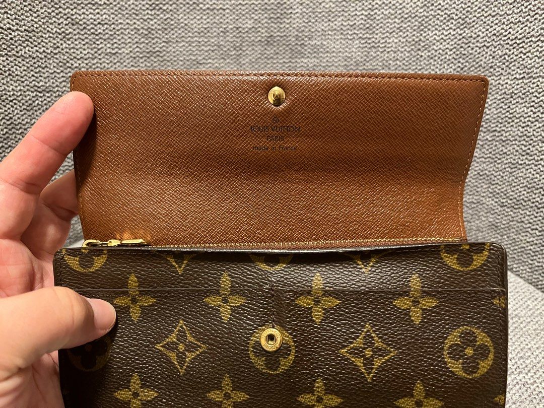 Authentic LV Louis Vuitton Sarah Wallet (Category: Luxury Bags & Wallets) located in Quezon City. Submitted by pengs12 (Listing ID 1373562177, Image 2). Description: Authentic LV wallet still good condition only signs of usage on zipper and card slip.. not even damage No inclusions but I can provide vintage LV dustbag but fits for bags.