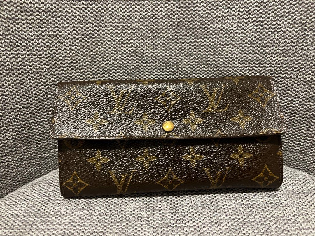 Authentic LV Louis Vuitton Sarah Wallet (Category: Luxury Bags & Wallets) located in Quezon City. Submitted by pengs12 (Listing ID 1373562177, Image 1). Description: Authentic LV wallet still good condition only signs of usage on zipper and card slip.. not even damage No inclusions but I can provide vintage LV dustbag but fits for bags.