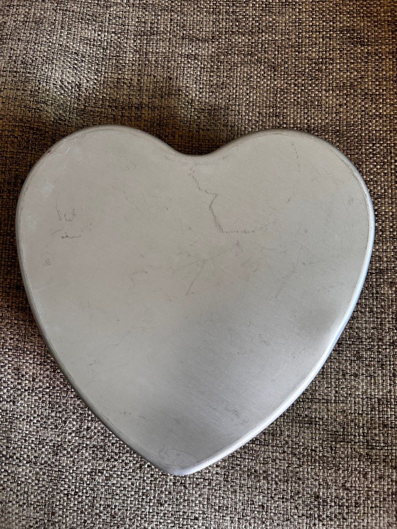 Baking tin - heart shaped65074081022722111