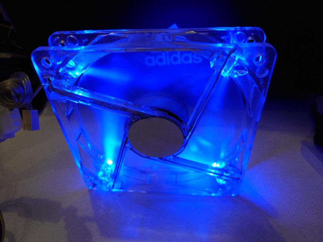 Blue LED 120mm fans63220269372034111