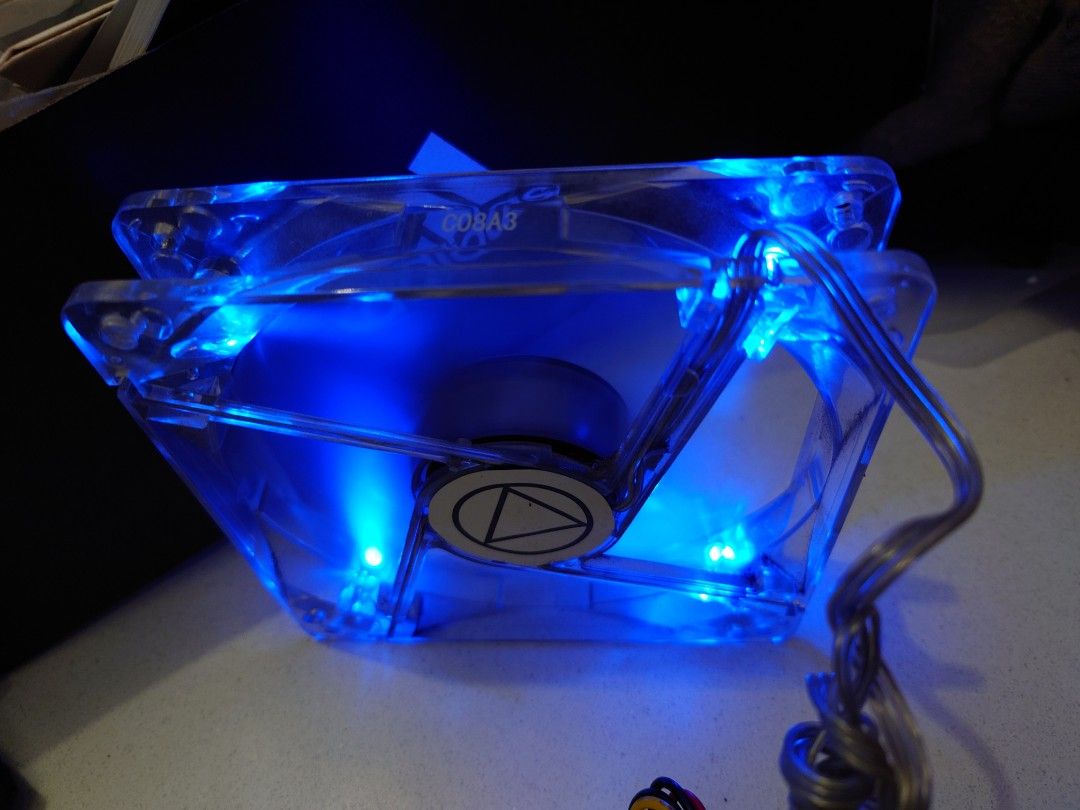 Blue LED 120mm fans63220269372034113