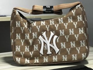 (Category: ) located in . Submitted by beautymmsg (Listing ID 1373435302, Image 1). Description: .