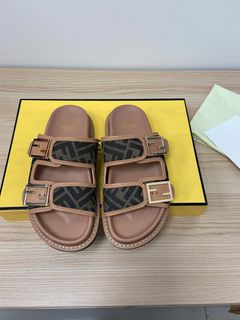 (Category: ) located in . Submitted by shoes_locker (Listing ID 1373473250, Image 1). Description: .