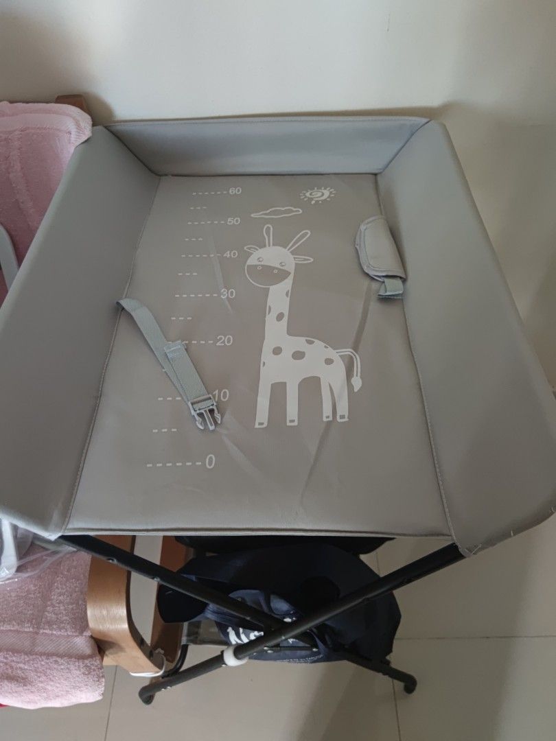 Changing table (Category: Other Baby Bathing & Changing Needs) located in Singapore. Submitted by railwayrainbow (Listing ID 1373526344, Image 2). Description: .