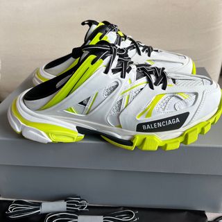 (Category: ) located in . Submitted by jesssellingauthenticgoods (Listing ID 1373428527, Image 1). Description: .
